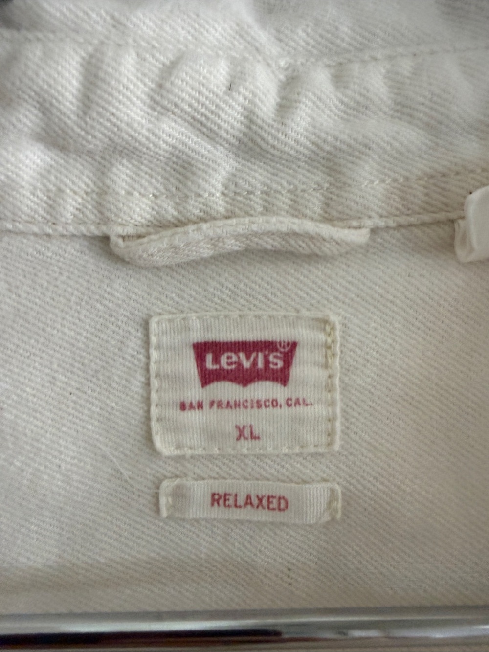 Ivory Levi’s Shirt - Picture 2 of 3